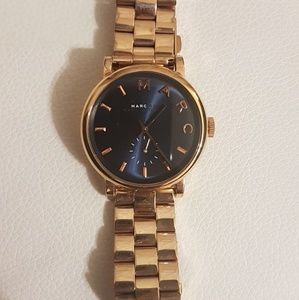Marc by Marc Jacobs watch in rose gold-navy blue